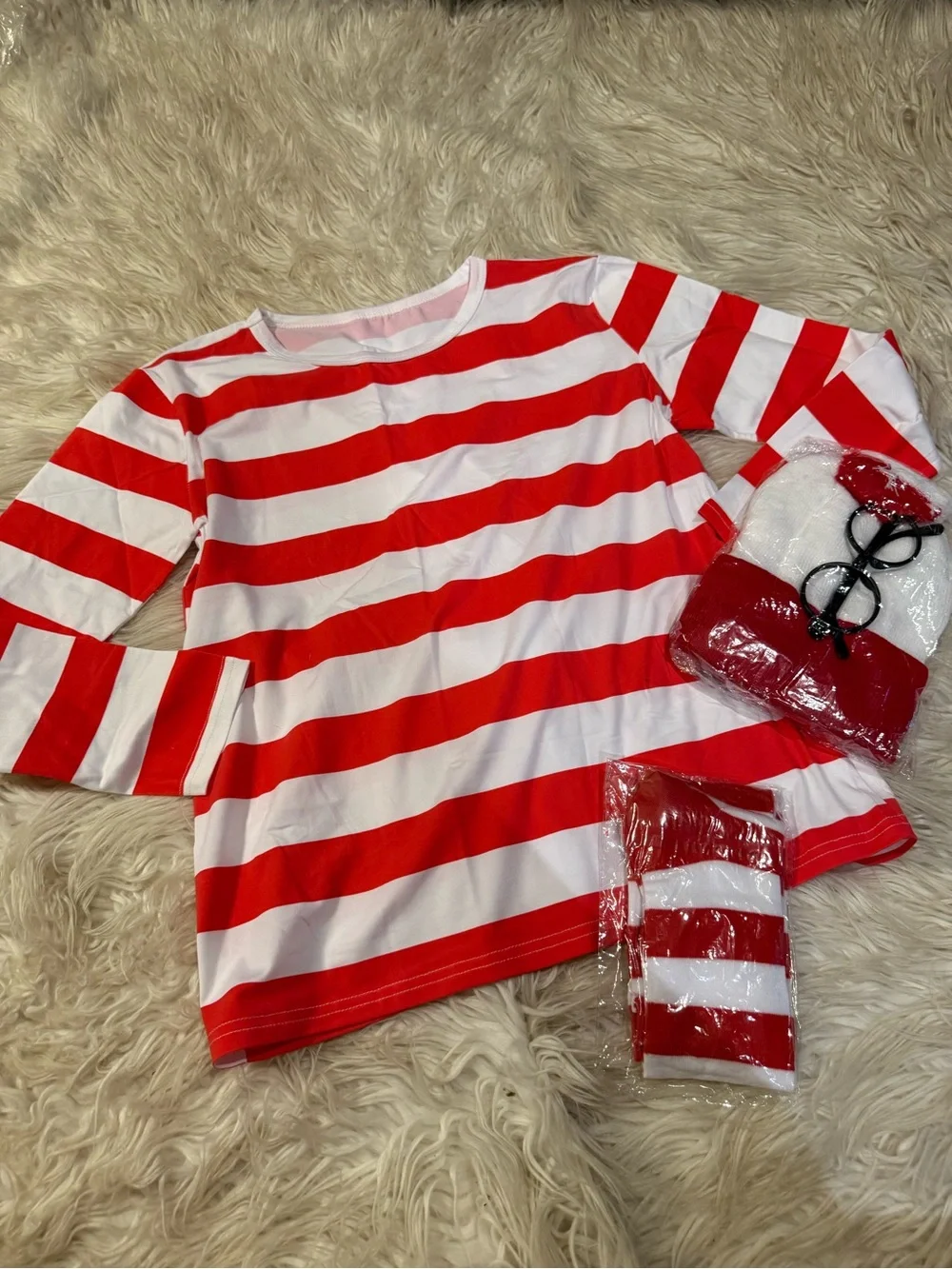 Kids where’s Waldo costume (O)